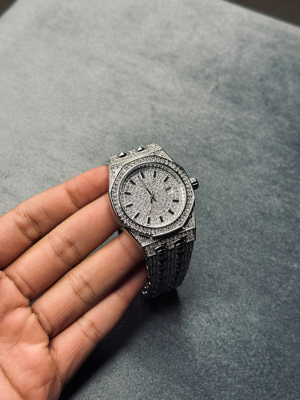 Fully Iced Out Luxury Watch – Silver & Gold Variants