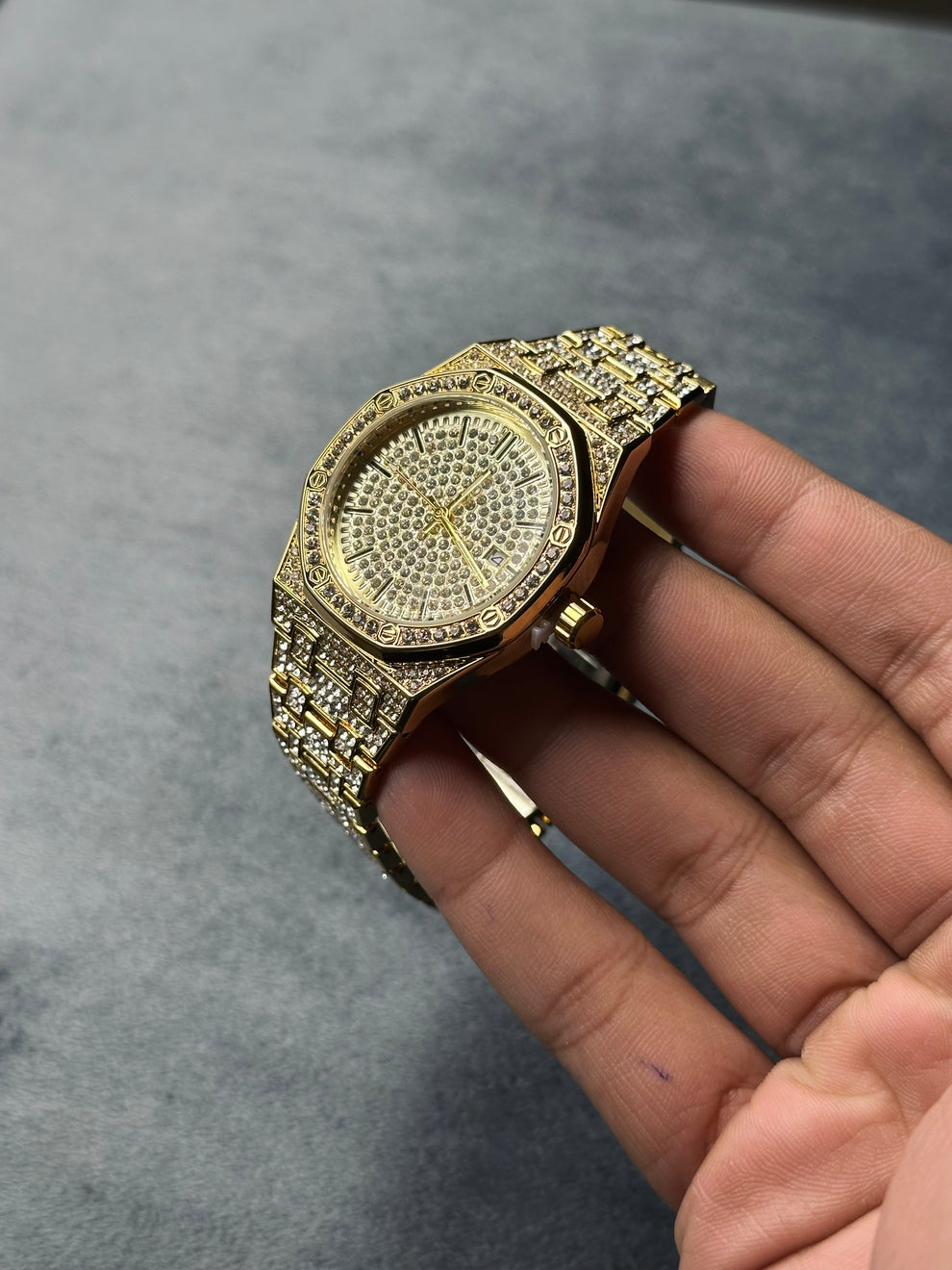 Fully Iced Out Luxury Watch – Silver & Gold Variants